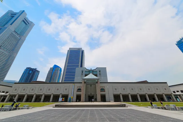 横浜美術館